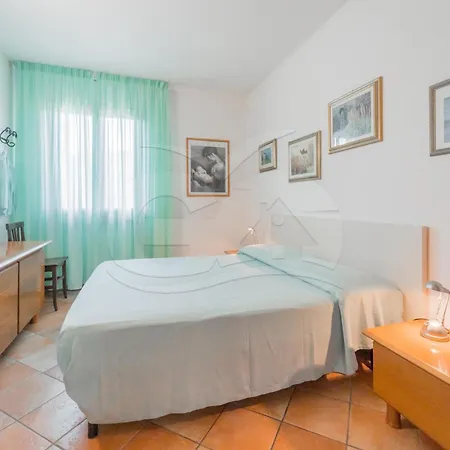 L'albero Del Pepe 1 - Goelba Апартаменты
